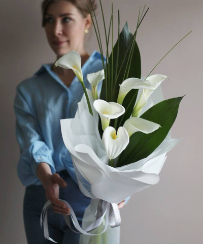 Каллы белые 7шт. "Линия любви" №6733