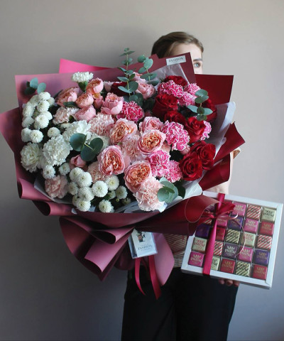 Букет и большой набор конфет "Счастье" в наборе "Для тебя" №3578