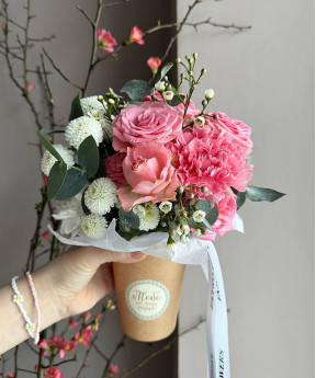 Цветочный комплимент с сезонным составом №5347