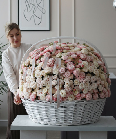 "Мисс" Огромная корзина светло-розовых кустовых роз №4359