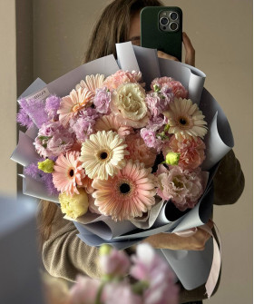 Гермини, эустома и маттиола в букете "Акварельный рассвет" №6854