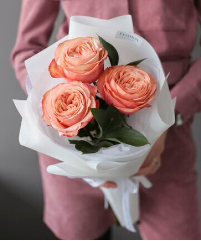 3 персиковые розы Кахала №2940