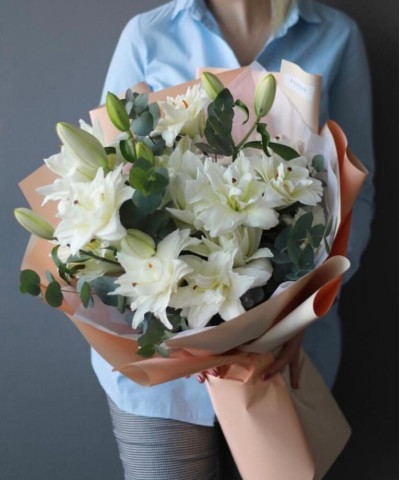 7 белых пионовидных лилий роузлили Аиша №4774