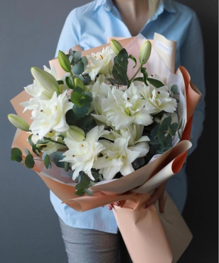 7 белых пионовидных лилий роузлили Аиша №4774