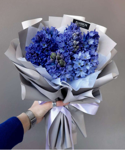7 гиацинтов Дельф Блю в букете "Небо" №2308