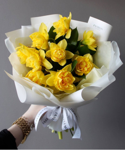 9 жёлтых нарциссов Уеллоустоун №4337