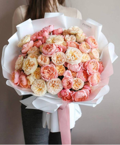 17 пионовидных кустовых роз Джульетта и Джентл трендсеттер №2777