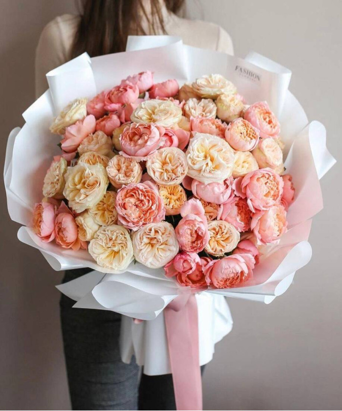 17 пионовидных кустовых роз Джульетта и Джентл трендсеттер №2777