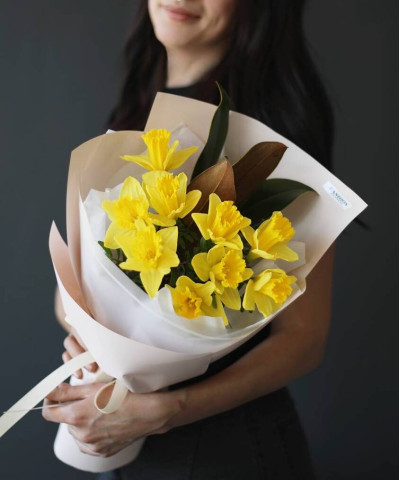 9 жёлтых нарциссов Роял Датч №0311