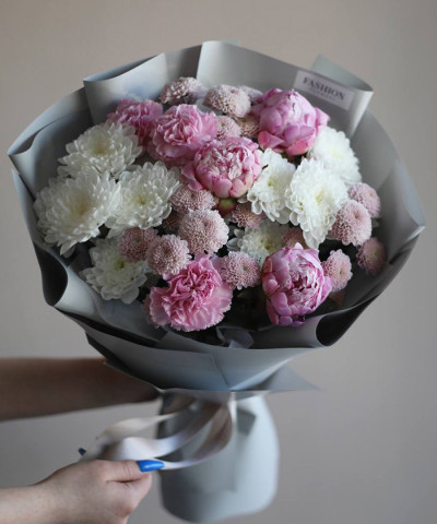 Пионы и сантини в букете "Пинкс" №4614