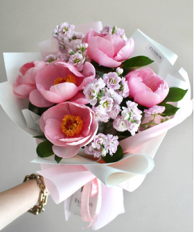 Пионы Софт салмон и розовая маттиола №8357