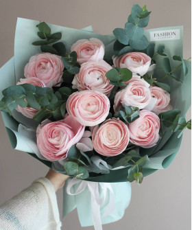 11 ранункулюсов Леди с эвкалиптом №7648