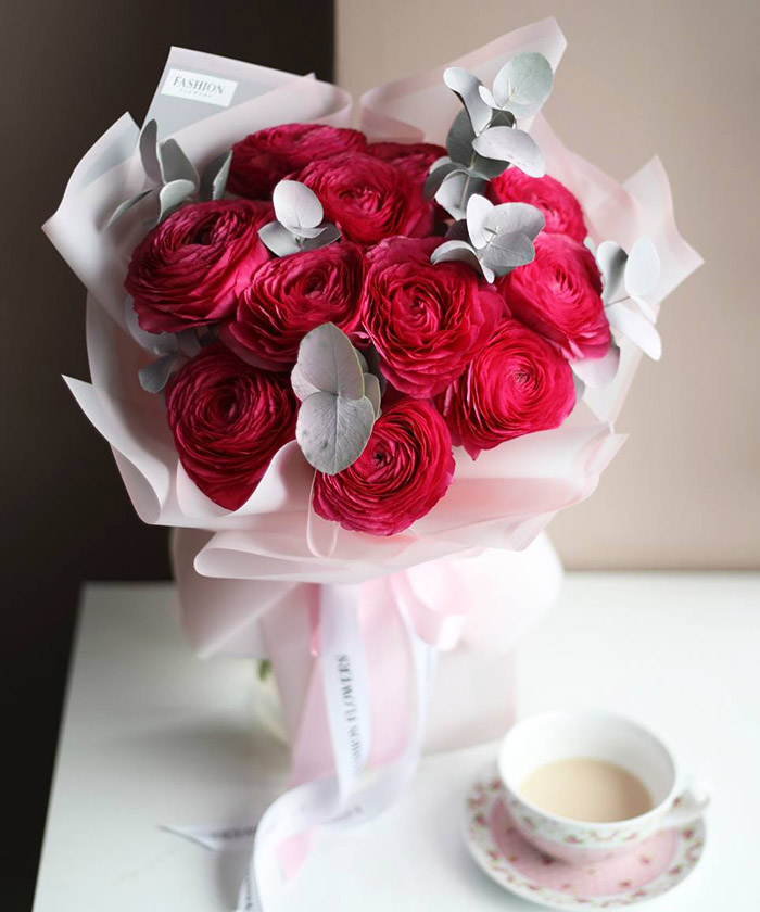 11 розовых ранункулюсов Болеро №3568