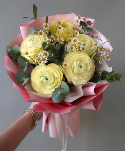 5 солнечных лимонных ранункулюсов №9436