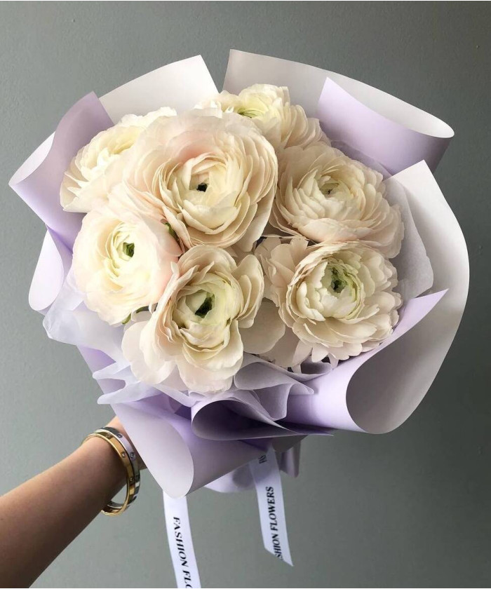 7 кремовых ранункулюсов №6785