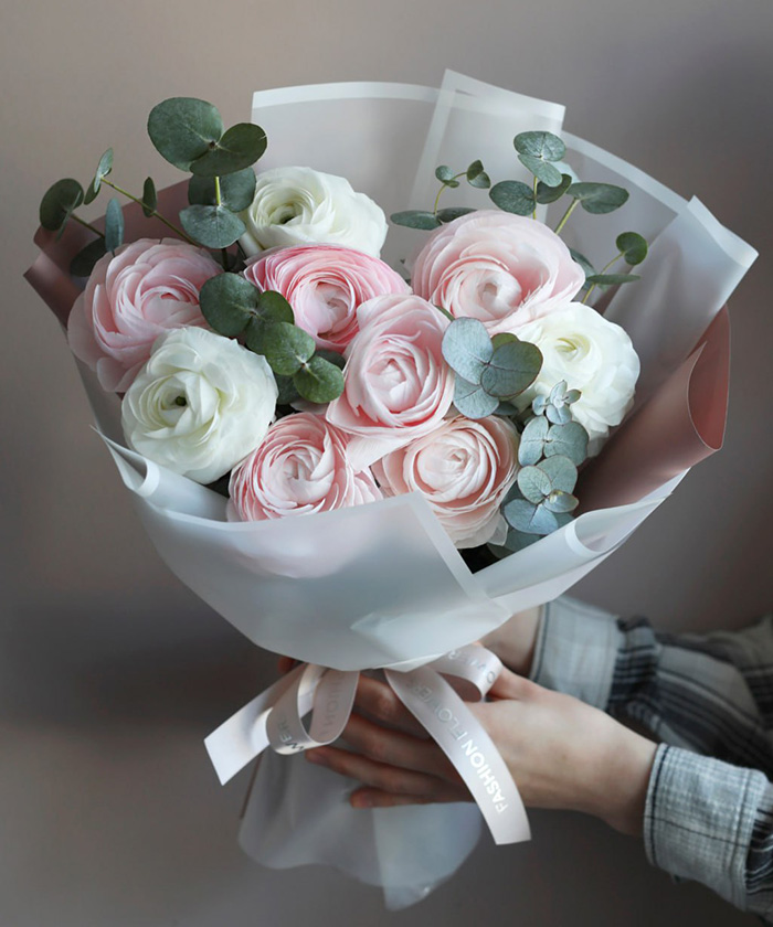 9 ранункулюсов в букете 