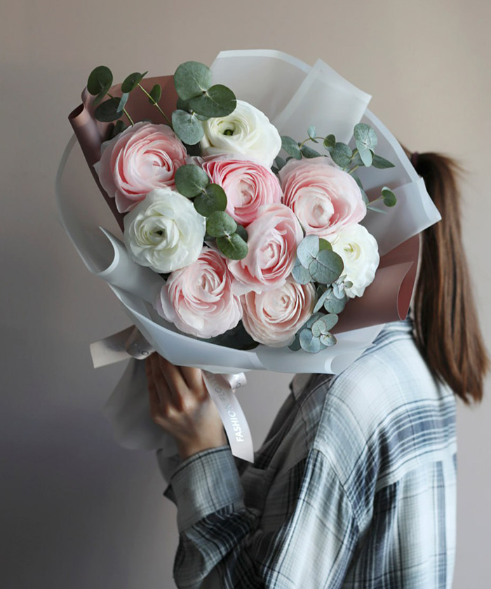 9 ранункулюсов в букете 