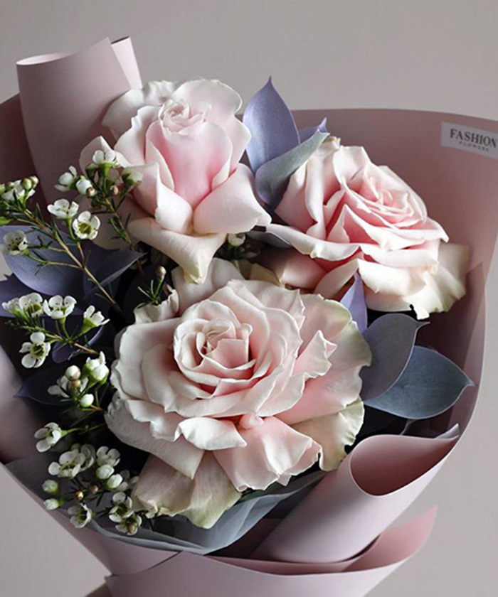 3 французские розы Пинк Мондиал в букете 