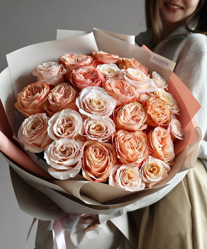 25 персиковых роз Шиммер и Кахала №4528