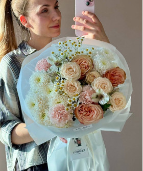 «Лёгкий румянец» букет с коралловыми розами №6796