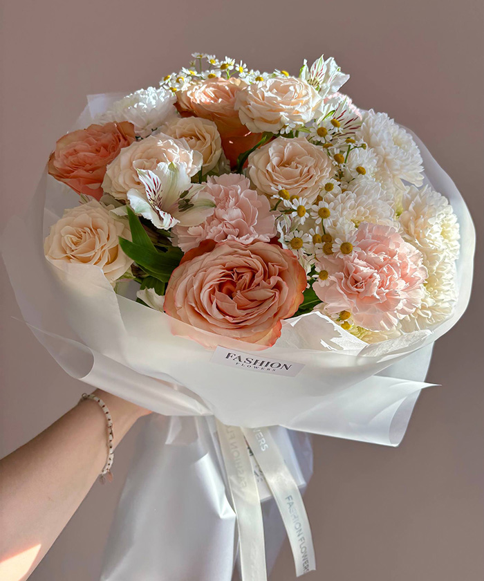 «Лёгкий румянец» букет с коралловыми розами №6796