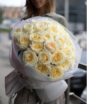 29 сливочных роз Кенделайт №8578