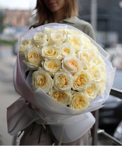 29 сливочных роз Кенделайт №8578