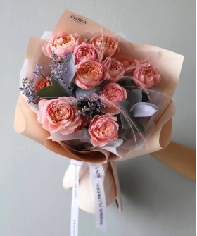 3 кустовые пионовидные розы Джульетта в букете "Эмили" №9453