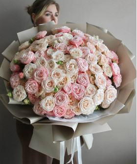 39 кустовых розово-кремовых роз Софи и Мадам Бомбастик №5479