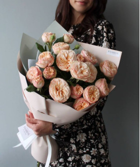 5 пионовидных кустовых роз Джентл Трендсеттер №8621