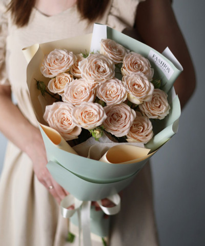 3 кремовые кустовые розы Софи №9437