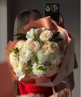 "Вересковый мёд" букет с кустовой кремовой розой №7532
