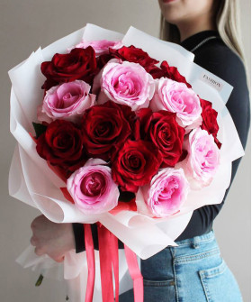 15 красных и розовых роз Эквадор №2957