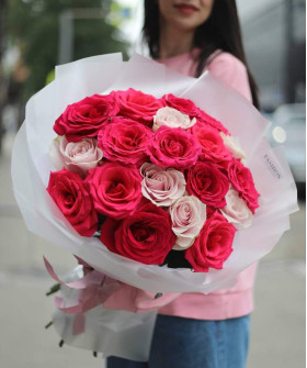 19 малиново-розовых роз №2383