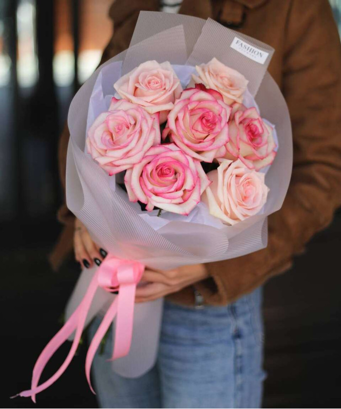 7 розовых роз Палома №6744