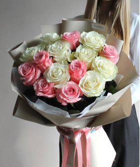 15 белых и розовых роз Мондиаль и Би Свит №3459