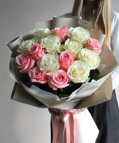 15 белых и розовых роз Мондиаль и Би Свит №3459