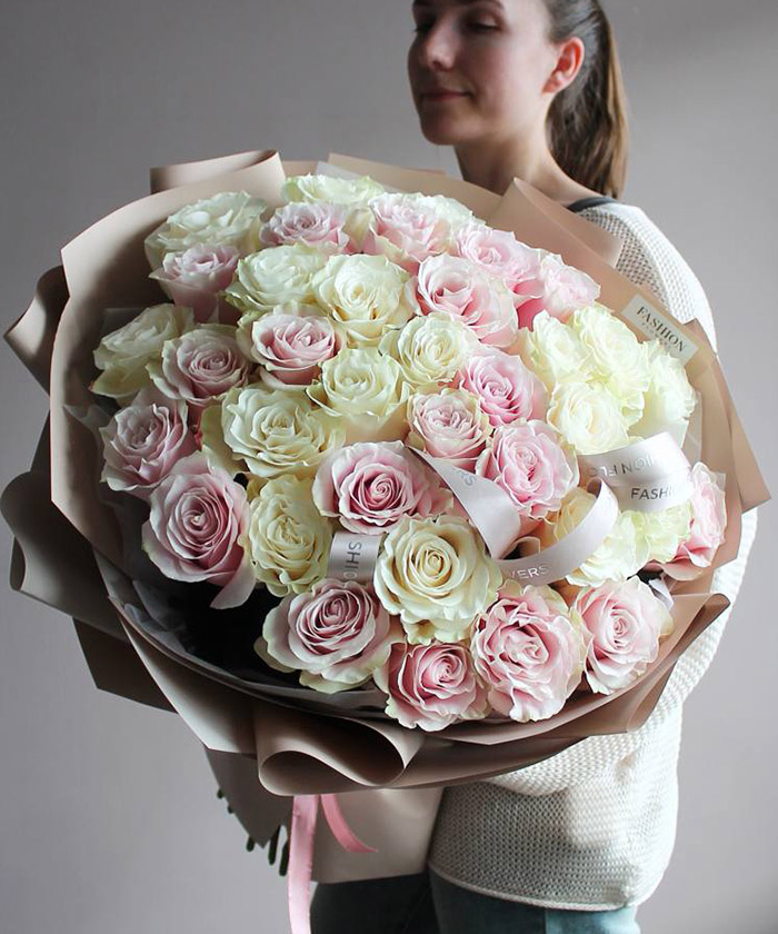 35 бело-розовых роз Эквадор №4575