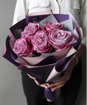 5 сиреневых роз Муди Блюз  №3118