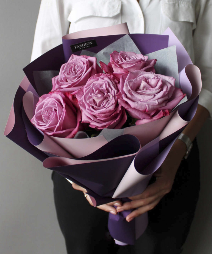 5 сиреневых роз Муди Блюз  №3118