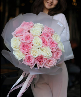 21 пионовидная роза в букете "Моя милая" №2235