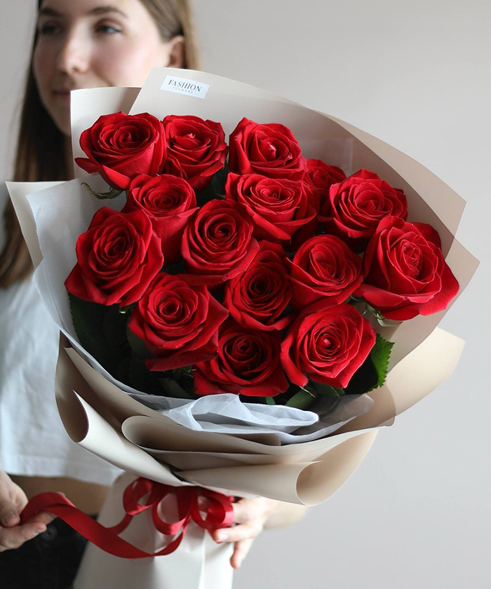 15 алых роз Эксплорер №4844