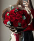15 красных роз Эксплорер с эвкалиптом №8986