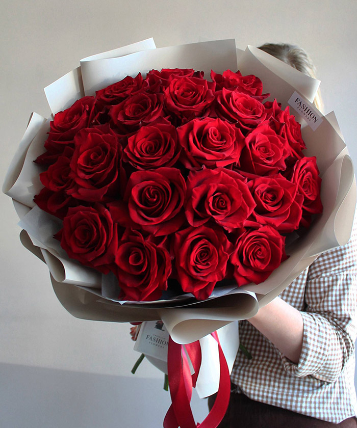 21 красная роза Эксплорер №2515