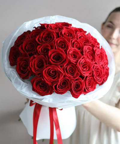 31 красная эквадорская роза Фридом №3562