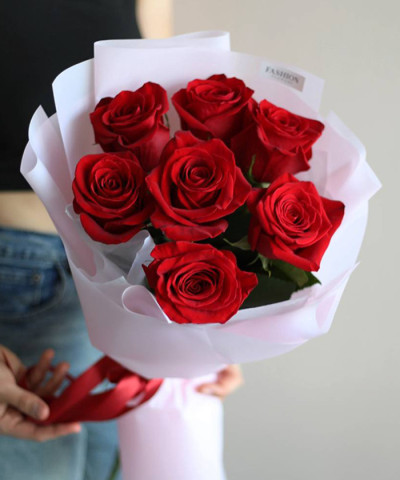 7 красных роз Эксплорер №2890