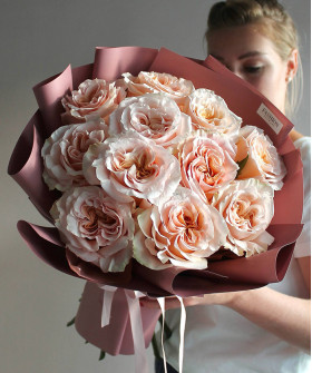 11 лососевых роз Шиммер №4467