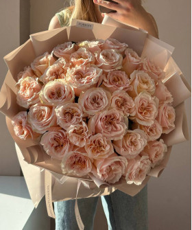 35 персиковых роз Шиммер №2985