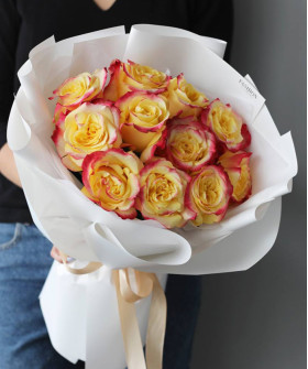 "Солнце" букет из 11 солнечно-жёлтых роз Хай меджик №4655