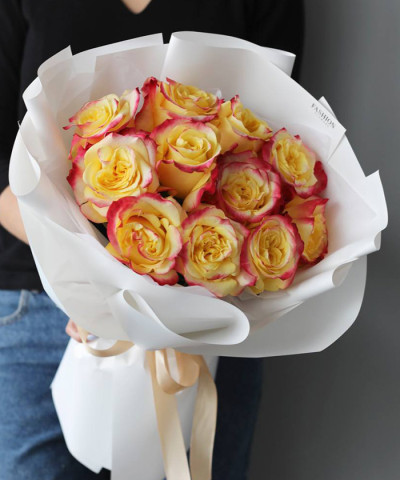 "Солнце" букет из 11 солнечно-жёлтых роз Хай меджик №4655